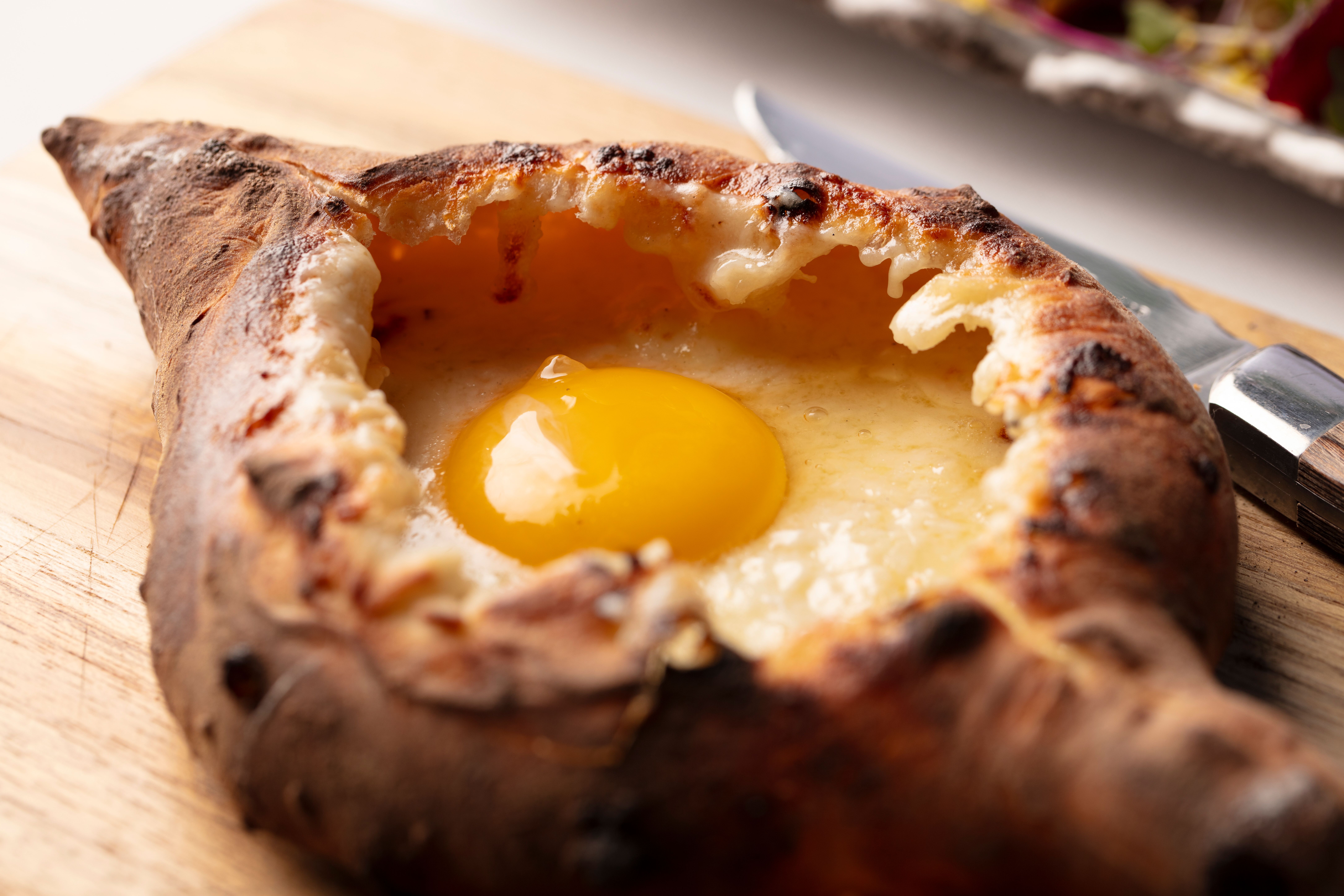 traditional-khachapuri